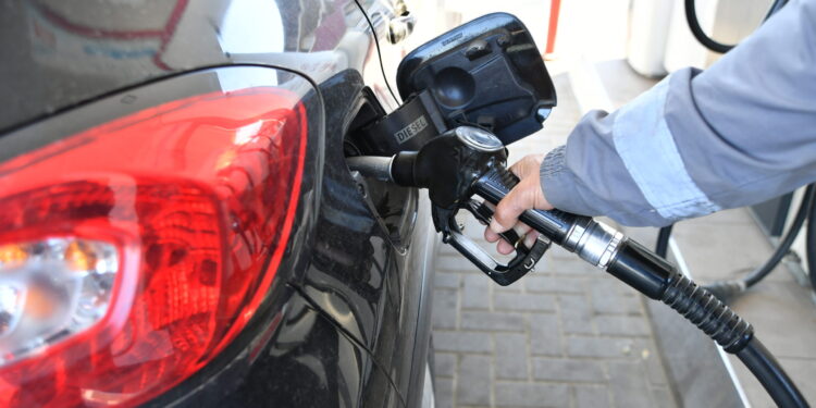 Combustibil există, dar economisiți! Ce se întâmplă cu carburanții din Moldova?