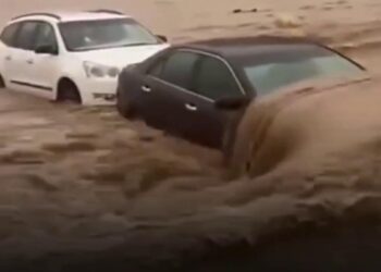 Furtuni și inundații în Oman: mai multe zone afectate