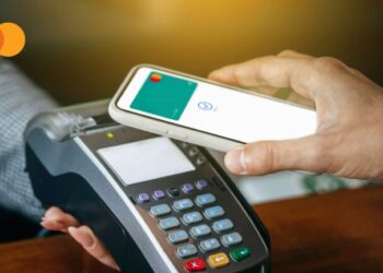 Жители Молдовы смогут управлять счетами в нескольких банках в одном приложении