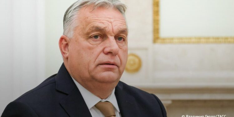 Орбан призывает ЕС отменить санкции против российского энергетического сектора