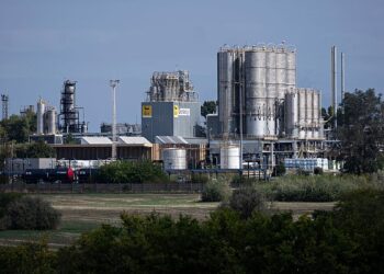 ЕС отложил предложение о запрете импорта нефти из РФ на фоне войны с Ираном и спора вокруг «Дружбы»