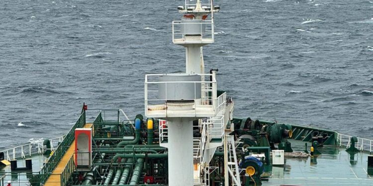 Нефтяной кризис в Индии на фоне закрытия Ормузского пролива