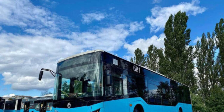 Внезапная смерть в кишиневском автобусе: мужчина скончался по дороге на работу