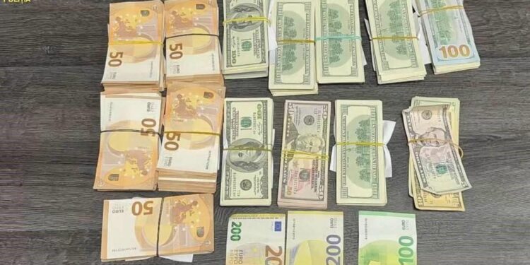 Изъятие более двух миллионов леев: двадцатидвухлетний молодой человек подозревается в мошеннической схеме