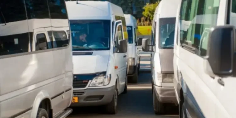 Поездки между районами снова дорожают: Агентство автомобильного транспорта утвердило новые тарифы