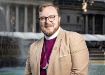 Епископ в Британии обвинил власти в разрушении христианского наследия