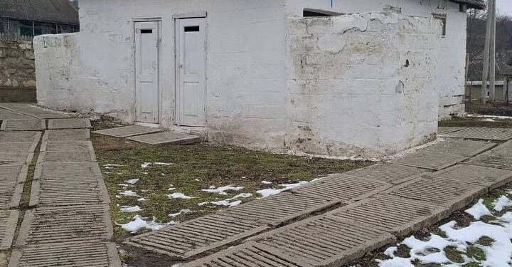 Спор о школьных туалетах разгорелся между Чебаном и Перчуном