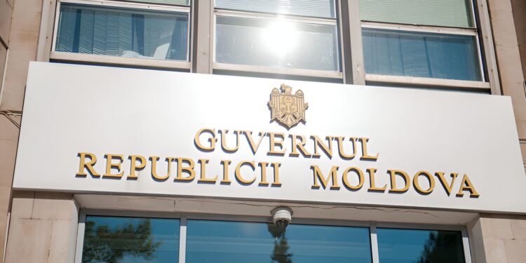 Guvernul milionarilor: care sunt cei mai bogați membri