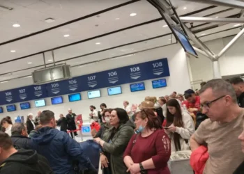 Protest pe aeroportul din Bologna: pasagerii cursei FlyOne spre Chișinău nu pot decola de peste 24 de ore