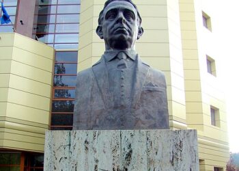 În România a fost demontat monumentul lui Goga, iar la Chișinău sunt păstrate și bustul, și strada în cinstea lui