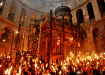 Митрополия Молдовы доставит Благодатный огонь в Кишинев специальным рейсом из Тель-Авива