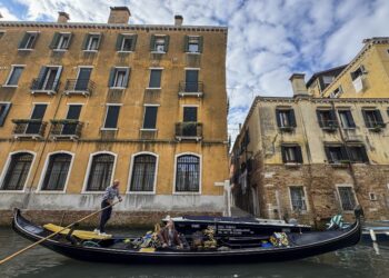 Veneția, în pericol de a fi acoperită de ape: cercetătorii iau în calcul chiar relocarea orașului