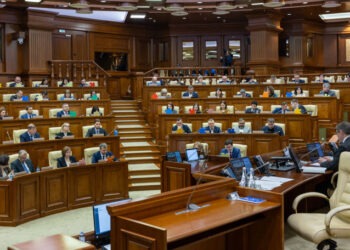 Dezbateri mai scurte și reguli mai stricte: PAS propune un nou cod al Parlamentului, opoziția critică măsurile