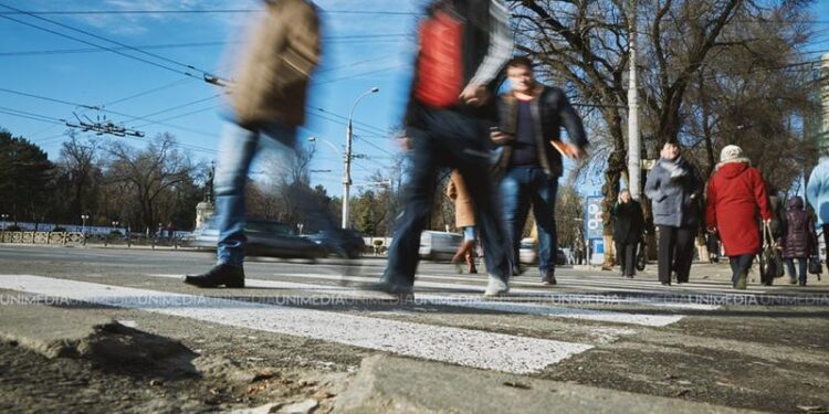 Raport critic pentru Moldova: Proteste monitorizate, jurnaliști sub presiune și anchete tergiversate, printre problemele constatate de Amnesty International