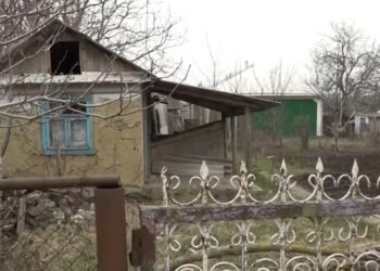 Satul uitat de Dumnezeu și de lume. Doar câteva suflete îl mai țin în viață