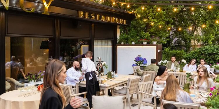 Un cetățean moldovean de 29 de ani a fost împușcat într-un restaurant din Kiev