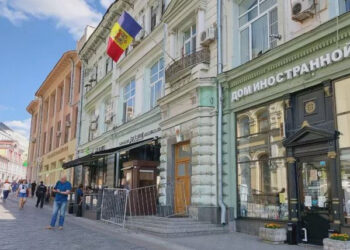 Ambasada Moldovei la Moscova confirmă reținerea unui moldovean și intervine