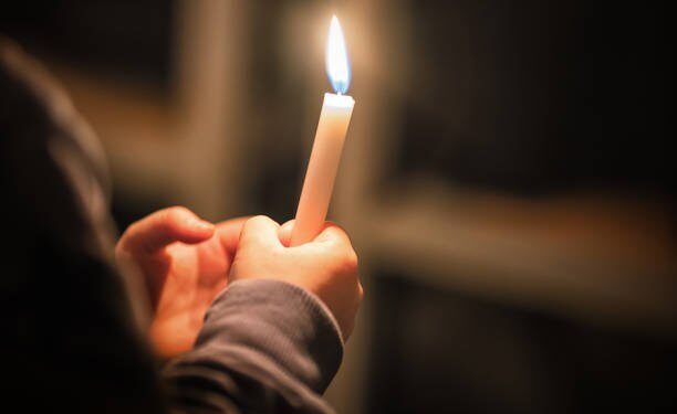 Благодатный огонь доставят в православные страны по специальному воздушному коридору