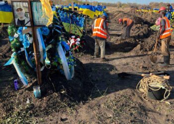 В Черкассах обсуждают иностранных рабочих на кладбище