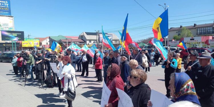 Miting la Comrat:Cerem încetarea presiunilor și eliberarea Evgheniei Guțul