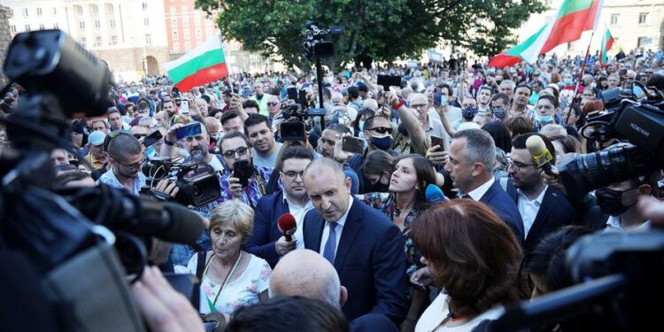 Выборы в Болгарии: сможет ли новая сила изменить курс страны