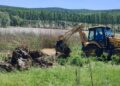 Откачка воды, укрепление дамб и мониторинг рек: спасатели работают на затопленных участках после осадков