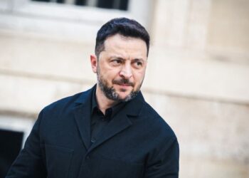 Мнение украинцев изменилось: сколько граждан видят Зеленского президентом после войны