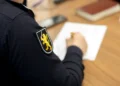 Dosarul drogurilor. Șef de secție de la Poliția Botanica, în arest la domiciliu