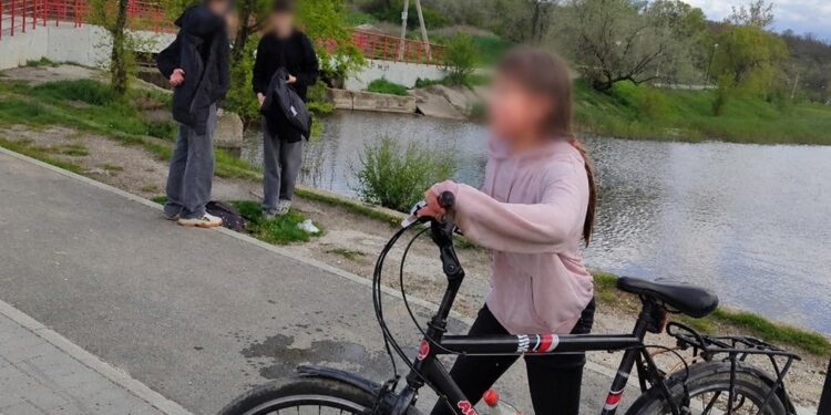 Femeie a sărit în apă pentru a salva un copil care se îneca la Lacul Orășenesc din Bălți