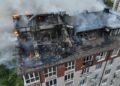 La un an de la incendiu, proprietarii mansardelor arse rămân fără apartamente și ajutor, dar cu credite de plătit