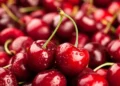 Primele cireșe — gust amar: Un kg de fructe costă cât 4 kilograme de carne