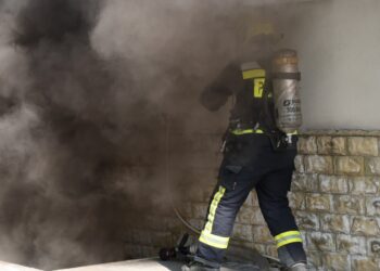 Пожар в столичной частной клинике: спасатели ликвидировали возгорание в подвале жилого дома