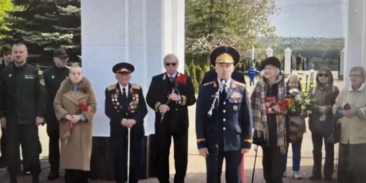 Fostul ministru al apărării, Victor Gaiciuc, a mulțumit veteranilor care au participat la ceremonia de reînhumare a ostașilor sovietici