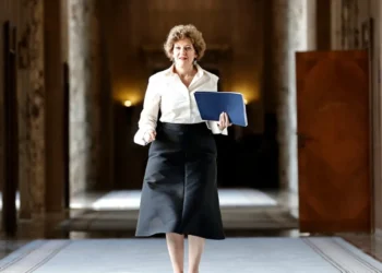 Scandal în Guvern în Romania: grevă japoneză anunțată de sindicaliști împotriva vicepremierului interimar Oana Gheorghiu