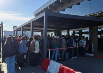 Haos la Aeroportul Internațional „Eugen Doga” Chișinău: cozile la controlul pașapoartelor se întind până afară