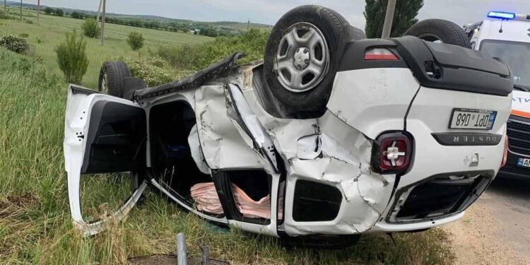 Accident feroviar la Gangura: o mașină a fost lovită de un tren marfar