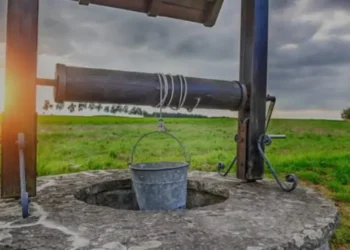 Fântânile din Ialoveni, contaminate după inundații. Locuitorii, îndemnați să nu bea apa din ele
