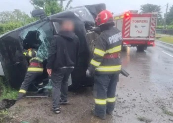 Микроавтобус с гражданами Молдовы попал в ДТП в уезде Сучава: есть пострадавшие