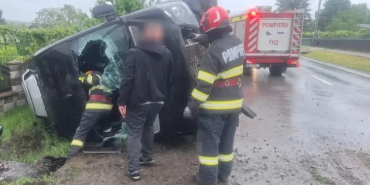 Микроавтобус с гражданами Молдовы попал в ДТП в уезде Сучава: есть пострадавшие