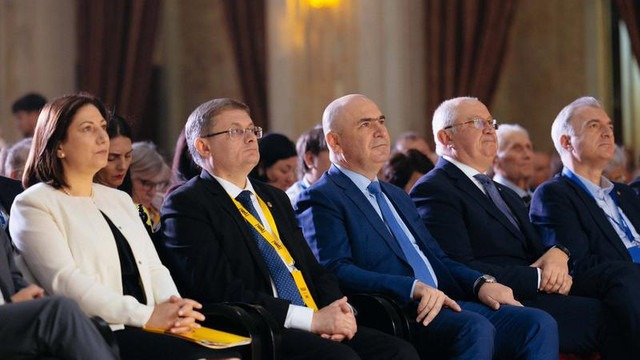 Fără promisiuni de aderare la UE, dar cu „porci și cârlani”. Cum a fost congresul PAS?