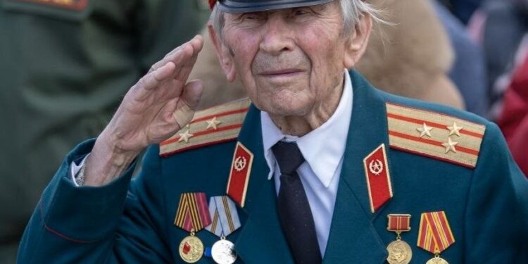 Василий Литвинов удостоен звания Почётного жителя Кишинёва
