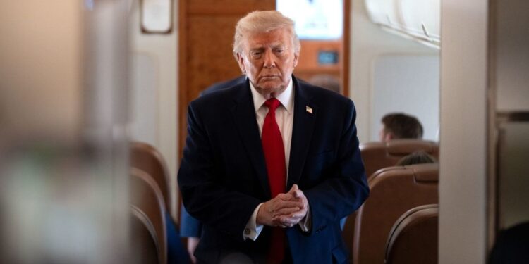 Дональду Трампу — 80 лет: путь от миллиардера до самого обсуждаемого президента США
