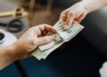 Nou scandal de corupție în cadrul PAS: Amenințări și mită de 200 000 euro