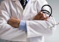 Salarii mici și lipsa perspectivelor: Viitori medici, rămân sau pleacă?