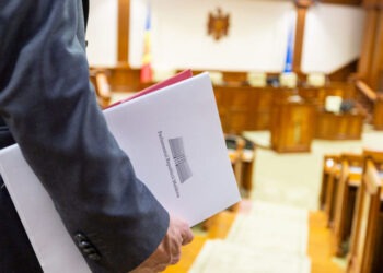Puși pe jar? Cum comentează deputații PAS, acuzațiile de favoritism