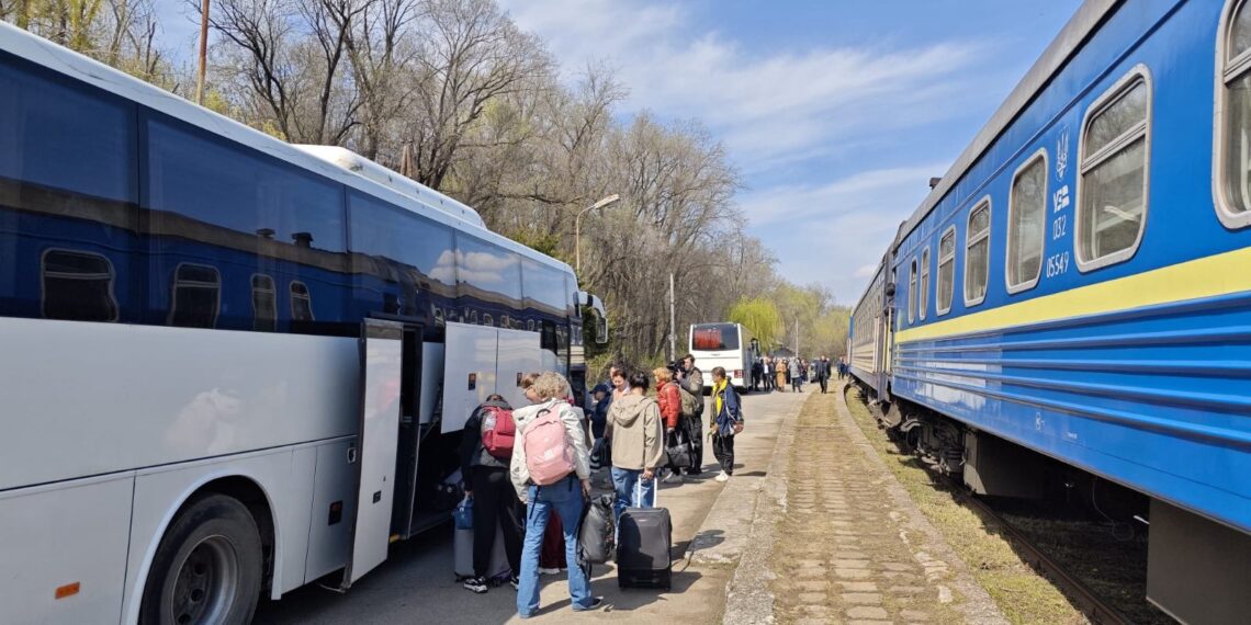 Lăudatul „tren spre aeroport” s-a împotmolit în proiectare. Cum arată gara din Revaca?