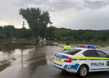 Ливни осложнили дорожное движение в Страшенском районе: трасса возле Пэнэшешть перекрыта