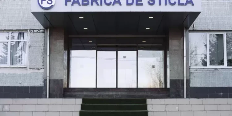 Autoritățile au scos la privatizare Fabrica de Sticlă din Chișinău